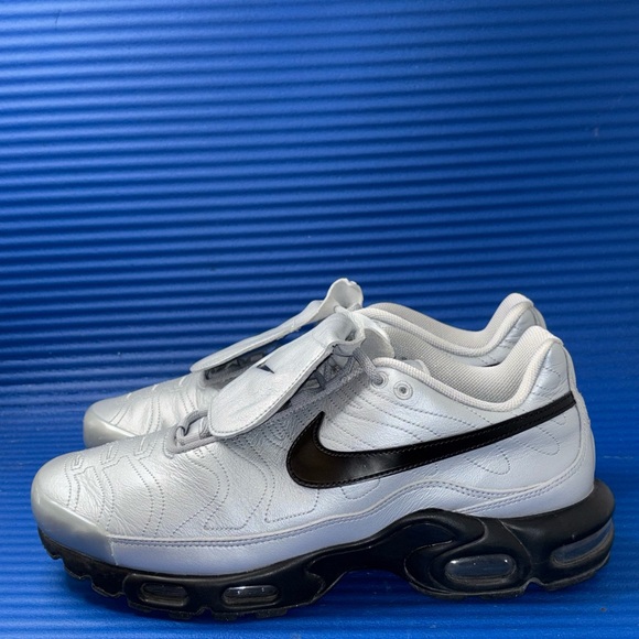 Size 11- Men’s Nike Air Max Plus Tiempo 'Wolf Grey Black' HM6850-001 - Picture 2 of 8